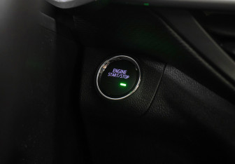 Подержанный автомобиль Chevrolet Tracker 2022 года (21 фото)