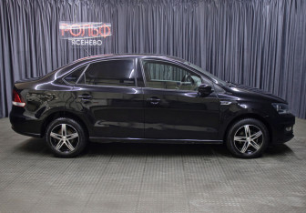 Подержанный автомобиль Volkswagen Polo Sedan 2015 года (4 фото)