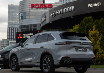 Подержанный автомобиль Changan CS75PLUS 2025 года (5 фото)
