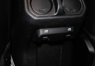 Подержанный автомобиль Jeep Gladiator 2022 года (10 фото)