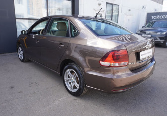 Подержанный автомобиль Volkswagen Polo Sedan 2015 года (7 фото)