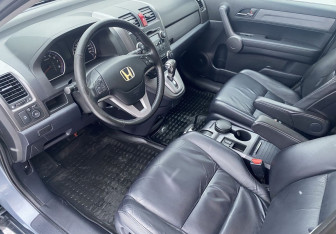 Подержанный автомобиль Honda CR-V 2008 года (9 фото)