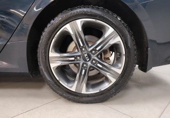 Подержанный автомобиль Kia K5 2021 года (9 фото)