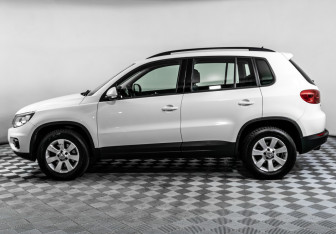 Подержанный автомобиль Volkswagen Tiguan 2012 года (8 фото)