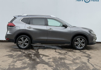 Подержанный автомобиль Nissan X-Trail 2021 года (4 фото)