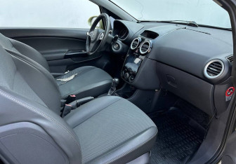 Подержанный автомобиль Opel Corsa 2008 года (12 фото)