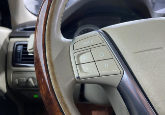 Подержанный автомобиль Volvo XC70 2012 года (14 фото)