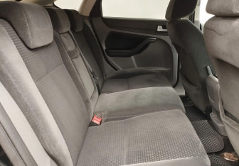 Подержанный автомобиль Ford Focus Hatchback 2009 года (11 фото)