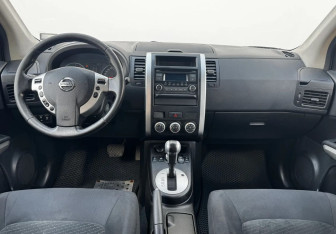 Подержанный автомобиль Nissan X-Trail 2013 года (9 фото)