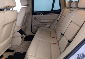 Подержанный автомобиль BMW X3 2015 года (18 фото)