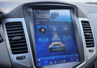 Подержанный автомобиль Chevrolet Cruze Hatchback 2012 года (13 фото)