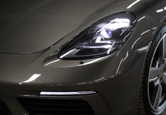 Подержанный автомобиль Porsche Cayman 2020 года (24 фото)