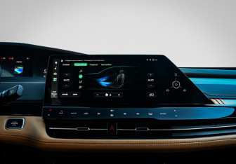 Подержанный автомобиль Changan UNI-K 2024 года (20 фото)