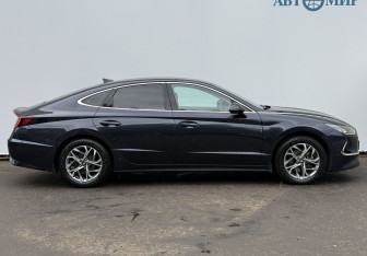 Подержанный автомобиль Hyundai Sonata 2020 года (4 фото)