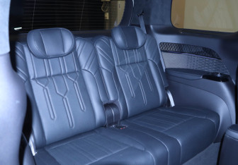 Подержанный автомобиль Zeekr 009 2023 года (28 фото)