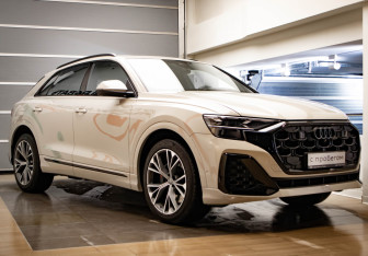 Подержанный автомобиль Audi SQ8 2024 года (3 фото)