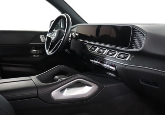 Подержанный автомобиль Mercedes-Benz GLE 2024 года (9 фото)