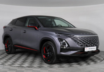 Подержанный автомобиль Omoda C5 2023 года (3 фото)