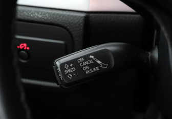 Подержанный автомобиль Volkswagen Touareg 2013 года (10 фото)
