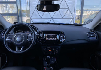 Подержанный автомобиль Jeep Compass 2019 года (11 фото)