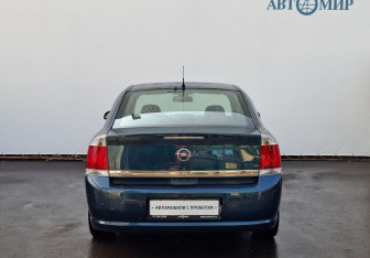 Подержанный автомобиль Opel Vectra Sedan 2006 года (6 фото)