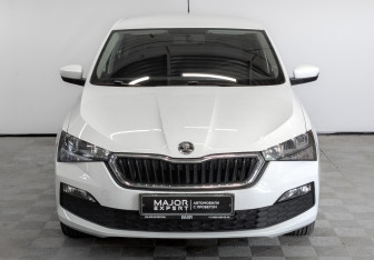 Подержанный автомобиль Skoda Rapid Liftback 2021 года (2 фото)
