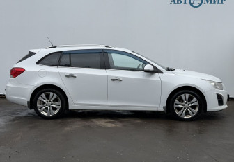 Подержанный автомобиль Chevrolet Cruze Wagon 2014 года (4 фото)