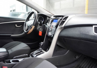 Подержанный автомобиль Hyundai i30 Hatchback 2012 года (10 фото)