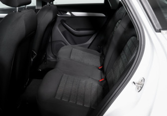 Подержанный автомобиль Audi Q3 2016 года (10 фото)