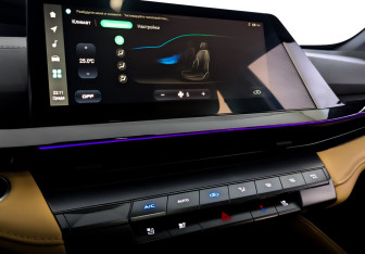 Подержанный автомобиль Changan UNI-V 2023 года (29 фото)