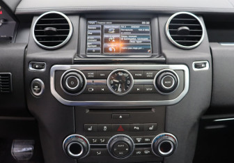 Подержанный автомобиль Land Rover Discovery 2014 года (19 фото)
