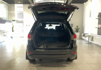 Подержанный автомобиль Jeep Grand Cherokee 2013 года (7 фото)