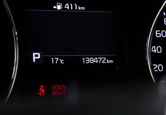Подержанный автомобиль Kia Carnival 2020 года (11 фото)
