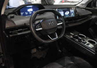 Подержанный автомобиль Changan UNI-S 2024 года (13 фото)