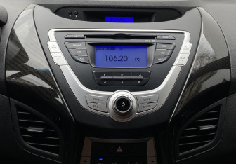 Подержанный автомобиль Hyundai Elantra Sedan 2011 года (13 фото)