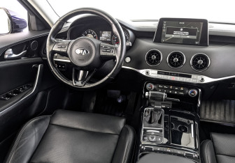 Подержанный автомобиль Kia Stinger 2019 года (28 фото)