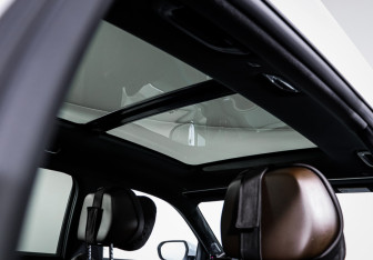 Подержанный автомобиль Geely Monjaro 2025 года (17 фото)