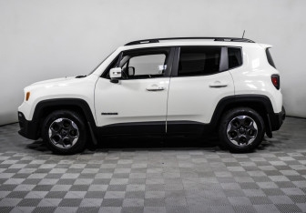 Подержанный автомобиль Jeep Renegade 2018 года (8 фото)