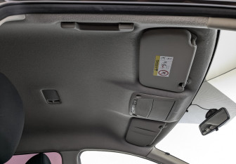 Подержанный автомобиль Nissan Tiida Hatchback 2015 года (23 фото)