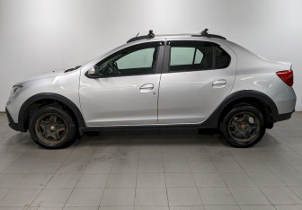 Подержанный автомобиль Renault Logan Sedan 2019 года (8 фото)