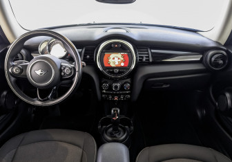 Подержанный автомобиль MINI Hatch 2020 года (14 фото)