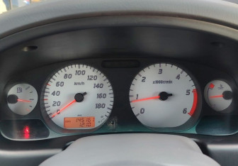 Подержанный автомобиль Nissan NP300 2010 года (12 фото)