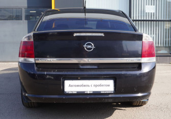 Подержанный автомобиль Opel Vectra Sedan 2006 года (6 фото)