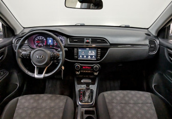 Подержанный автомобиль Kia Rio Hatchback 2020 года (11 фото)