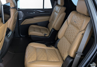 Подержанный автомобиль Cadillac Escalade Suv 2022 года (18 фото)