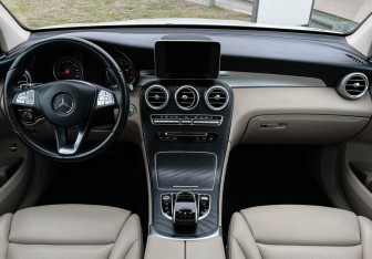 Подержанный автомобиль Mercedes-Benz GLC Coupe 2018 года (12 фото)