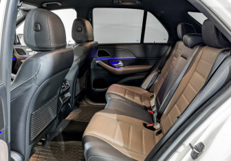 Подержанный автомобиль Mercedes-Benz GLE 2020 года (12 фото)