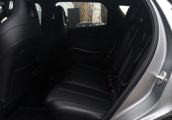 Подержанный автомобиль Omoda C7 2025 года (10 фото)