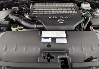 Подержанный автомобиль Toyota Land Cruiser Suv 2017 года (9 фото)