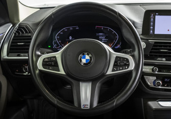 Подержанный автомобиль BMW X3 2020 года (11 фото)